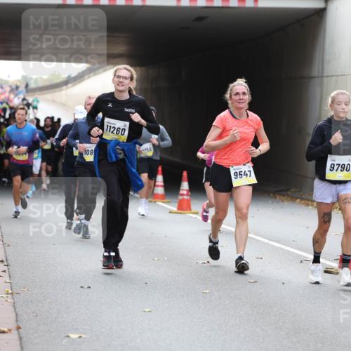 05.10.2025 - 20. swb-Marathon Bremen Michael Strokosch http://msf.ph/oto/9206755 05.10.2025 10:51:18 Laufen 108, 10644, 11260, 86, 9547, 9790 meine-sportfotos.de