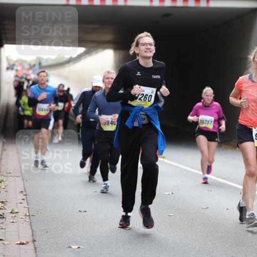 05.10.2025 - 20. swb-Marathon Bremen Michael Strokosch http://msf.ph/oto/9206758 05.10.2025 10:51:19 Laufen 10844, 5845, 260, 10397, 9547 meine-sportfotos.de