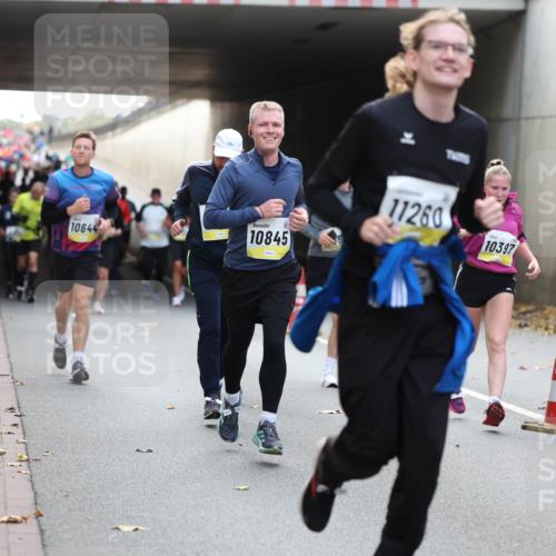 05.10.2025 - 20. swb-Marathon Bremen Michael Strokosch http://msf.ph/oto/9206759 05.10.2025 10:51:20 Laufen 10845, 11260, 10644, 10397 meine-sportfotos.de