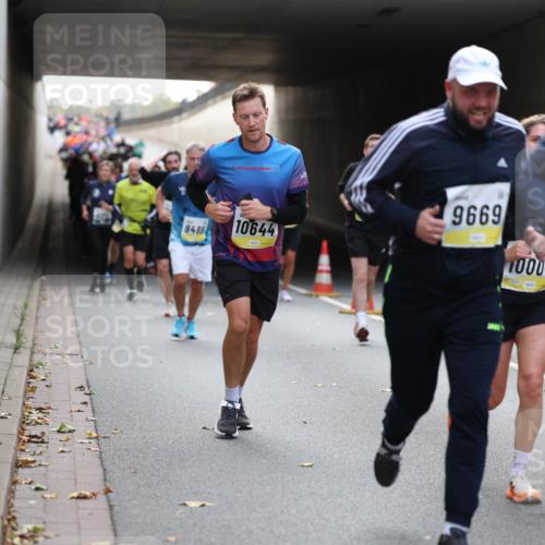 05.10.2025 - 20. swb-Marathon Bremen Michael Strokosch http://msf.ph/oto/9206764 05.10.2025 10:51:22 Laufen 2024, 24, 9489, 10644, 9669, 10006, 1084 meine-sportfotos.de