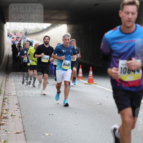 05.10.2025 - 20. swb-Marathon Bremen Michael Strokosch http://msf.ph/oto/9206769 05.10.2025 10:51:24 Laufen 11475, 9489, 51, 10644 meine-sportfotos.de