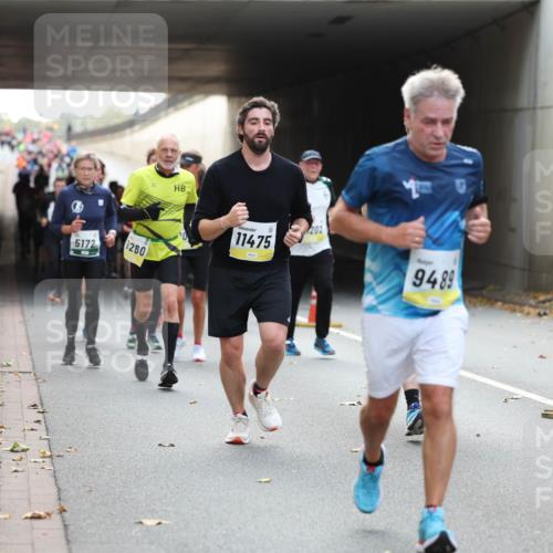 05.10.2025 - 20. swb-Marathon Bremen Michael Strokosch http://msf.ph/oto/9206775 05.10.2025 10:51:26 Laufen 5172, 260, 11475, 202, 9489 meine-sportfotos.de
