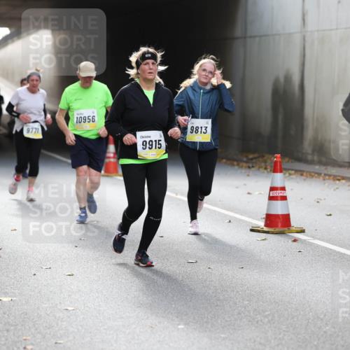 05.10.2025 - 20. swb-Marathon Bremen Michael Strokosch http://msf.ph/oto/9206792 05.10.2025 10:58:17 Laufen 9771, 7711, 10956, 9915, 9813 meine-sportfotos.de