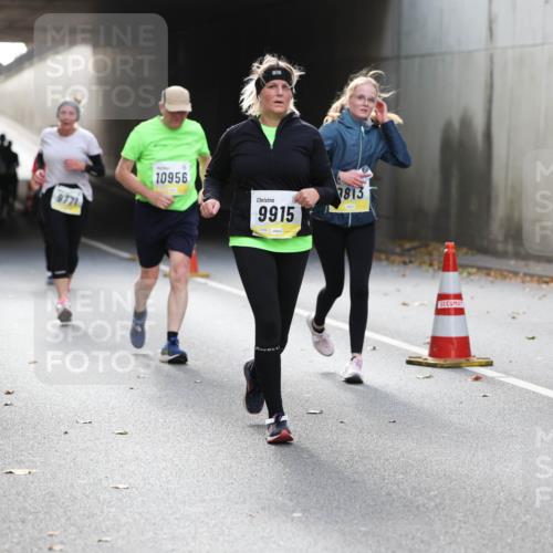 05.10.2025 - 20. swb-Marathon Bremen Michael Strokosch http://msf.ph/oto/9206793 05.10.2025 10:58:17 Laufen 9771, 10956, 9915, 2813 meine-sportfotos.de