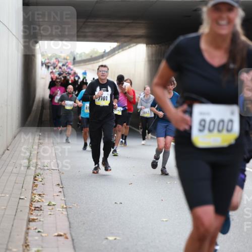 05.10.2025 - 20. swb-Marathon Bremen Michael Strokosch http://msf.ph/oto/9206803 05.10.2025 10:51:31 Laufen 10069, 97, 101, 0145, 9347, 9000 meine-sportfotos.de