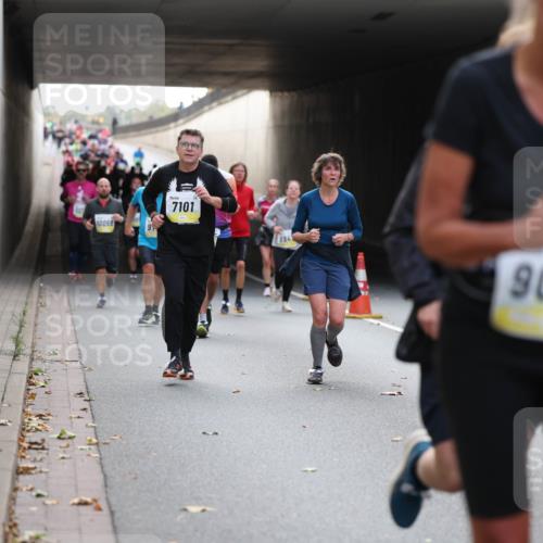 05.10.2025 - 20. swb-Marathon Bremen Michael Strokosch http://msf.ph/oto/9206805 05.10.2025 10:51:31 Laufen 10069, 7101, 994, 9000 meine-sportfotos.de