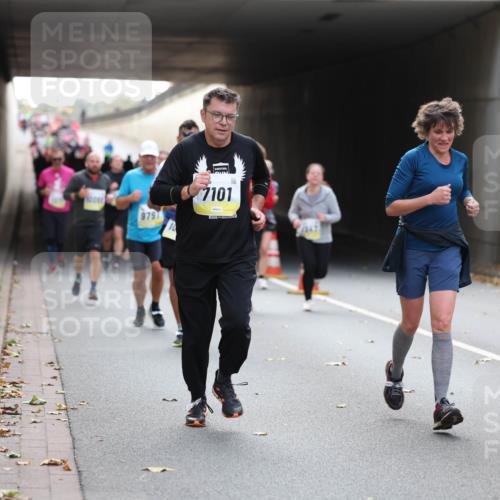 05.10.2025 - 20. swb-Marathon Bremen Michael Strokosch http://msf.ph/oto/9206809 05.10.2025 10:51:33 Laufen 9797, 7101 meine-sportfotos.de