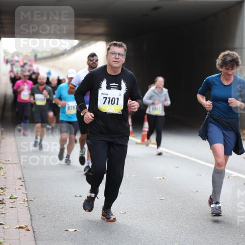 05.10.2025 - 20. swb-Marathon Bremen Michael Strokosch http://msf.ph/oto/9206810 05.10.2025 10:51:33 Laufen 9797, 7101, 1847 meine-sportfotos.de