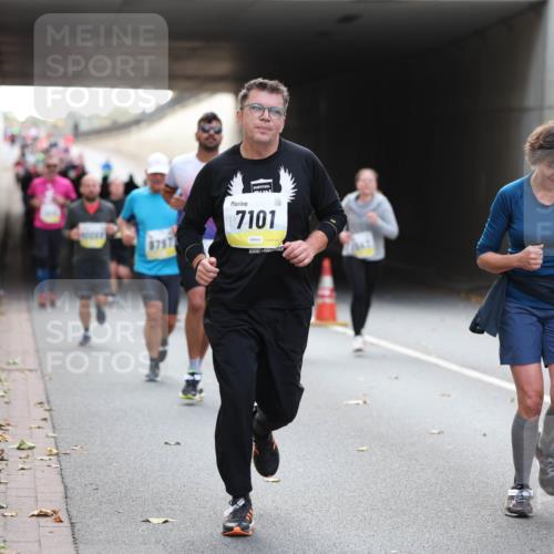 05.10.2025 - 20. swb-Marathon Bremen Michael Strokosch http://msf.ph/oto/9206812 05.10.2025 10:51:34 Laufen 7101, 797 meine-sportfotos.de