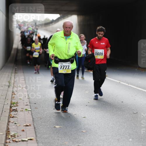 05.10.2025 - 20. swb-Marathon Bremen Michael Strokosch http://msf.ph/oto/9206816 05.10.2025 10:58:21 Laufen 7777, 11609 meine-sportfotos.de