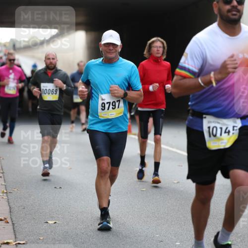 05.10.2025 - 20. swb-Marathon Bremen Michael Strokosch http://msf.ph/oto/9206821 05.10.2025 10:51:36 Laufen 10069, 9797, 10145 meine-sportfotos.de