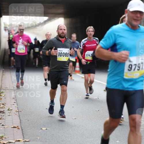 05.10.2025 - 20. swb-Marathon Bremen Michael Strokosch http://msf.ph/oto/9206825 05.10.2025 10:51:37 Laufen 11274, 10069, 1143, 9797 meine-sportfotos.de