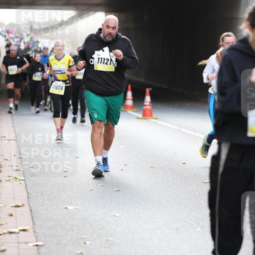 05.10.2025 - 20. swb-Marathon Bremen Michael Strokosch http://msf.ph/oto/9206826 05.10.2025 10:58:25 Laufen 11636, 966, 11121, 11611 meine-sportfotos.de