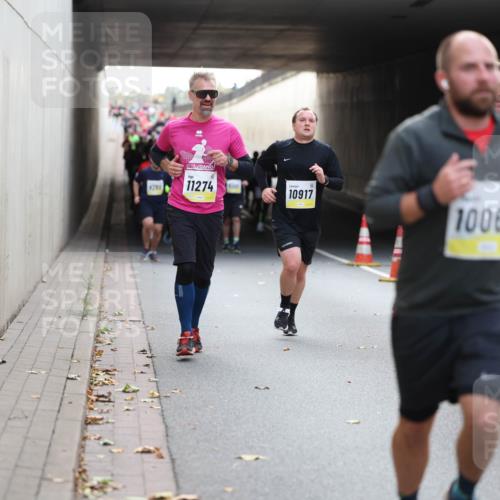 05.10.2025 - 20. swb-Marathon Bremen Michael Strokosch http://msf.ph/oto/9206830 05.10.2025 10:51:39 Laufen 11274, 10917, 1006 meine-sportfotos.de