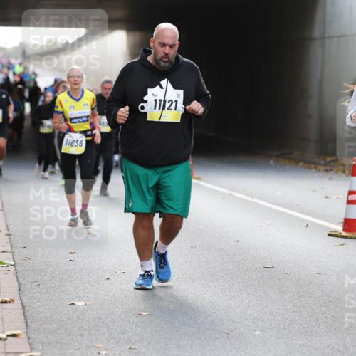 05.10.2025 - 20. swb-Marathon Bremen Michael Strokosch http://msf.ph/oto/9206836 05.10.2025 10:58:26 Laufen 11121, 11636 meine-sportfotos.de