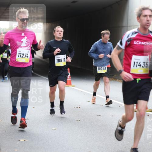 05.10.2025 - 20. swb-Marathon Bremen Michael Strokosch http://msf.ph/oto/9206837 05.10.2025 10:51:40 Laufen 6292, 11274, 10917, 10059, 11435 meine-sportfotos.de