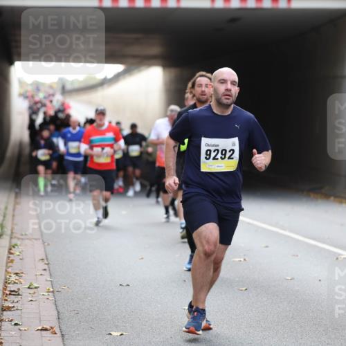 05.10.2025 - 20. swb-Marathon Bremen Michael Strokosch http://msf.ph/oto/9206851 05.10.2025 10:51:45 Laufen 9292 meine-sportfotos.de