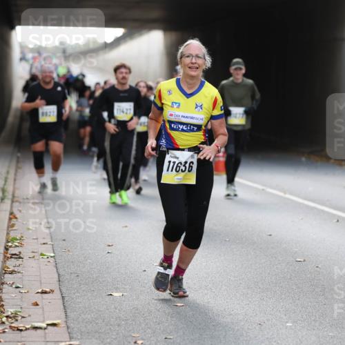 05.10.2025 - 20. swb-Marathon Bremen Michael Strokosch http://msf.ph/oto/9206854 05.10.2025 10:58:28 Laufen 0827, 11427, 1452, 11636, 71877 meine-sportfotos.de