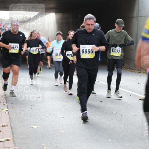 05.10.2025 - 20. swb-Marathon Bremen Michael Strokosch http://msf.ph/oto/9206863 05.10.2025 10:58:30 Laufen 927, 11035, 10557, 976, 9660, 11077, 11656 meine-sportfotos.de