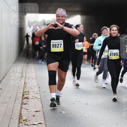 05.10.2025 - 20. swb-Marathon Bremen Michael Strokosch http://msf.ph/oto/9206874 05.10.2025 10:58:32 Laufen 9927, 11035, 055, 9765, 1096, 11427 meine-sportfotos.de