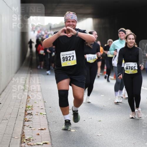 05.10.2025 - 20. swb-Marathon Bremen Michael Strokosch http://msf.ph/oto/9206876 05.10.2025 10:58:32 Laufen 9927, 11035, 9765, 10964, 11427 meine-sportfotos.de