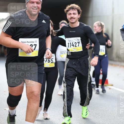 05.10.2025 - 20. swb-Marathon Bremen Michael Strokosch http://msf.ph/oto/9206885 05.10.2025 10:58:33 Laufen 300, 7, 765, 1055, 11427, 11044 meine-sportfotos.de