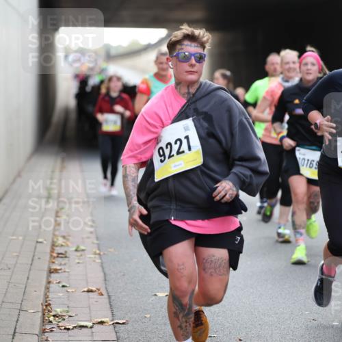 05.10.2025 - 20. swb-Marathon Bremen Michael Strokosch http://msf.ph/oto/9206892 05.10.2025 10:52:02 Laufen 9221, 0169, 10398 meine-sportfotos.de