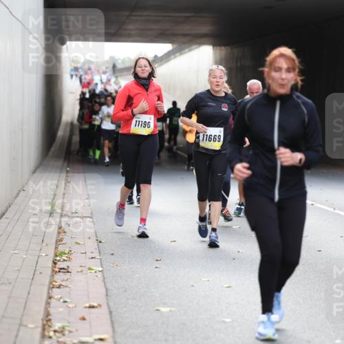 05.10.2025 - 20. swb-Marathon Bremen Michael Strokosch http://msf.ph/oto/9206907 05.10.2025 10:58:41 Laufen 11196, 11669, 7789 meine-sportfotos.de