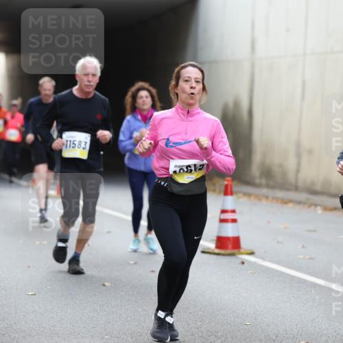 05.10.2025 - 20. swb-Marathon Bremen Michael Strokosch http://msf.ph/oto/9206917 05.10.2025 10:52:08 Laufen 243, 11583 meine-sportfotos.de