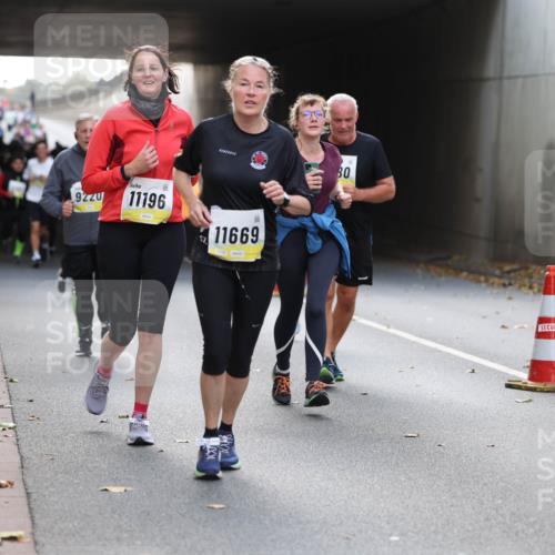 05.10.2025 - 20. swb-Marathon Bremen Michael Strokosch http://msf.ph/oto/9206918 05.10.2025 10:58:42 Laufen 9220, 11196, 11669, 30 meine-sportfotos.de