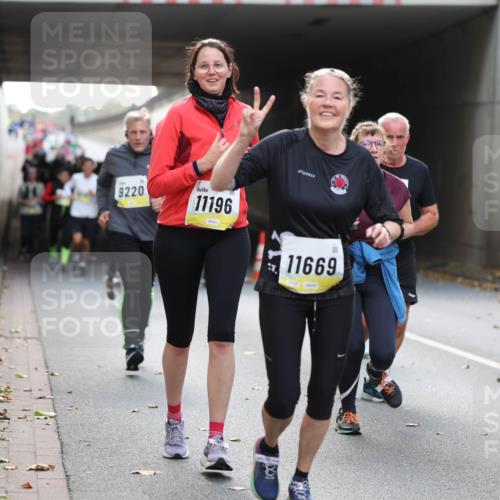 05.10.2025 - 20. swb-Marathon Bremen Michael Strokosch http://msf.ph/oto/9206920 05.10.2025 10:58:43 Laufen 9220, 11196, 200, 11669 meine-sportfotos.de