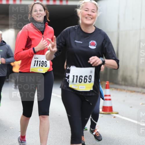 05.10.2025 - 20. swb-Marathon Bremen Michael Strokosch http://msf.ph/oto/9206926 05.10.2025 10:58:44 Laufen 9220, 11196, 11669 meine-sportfotos.de