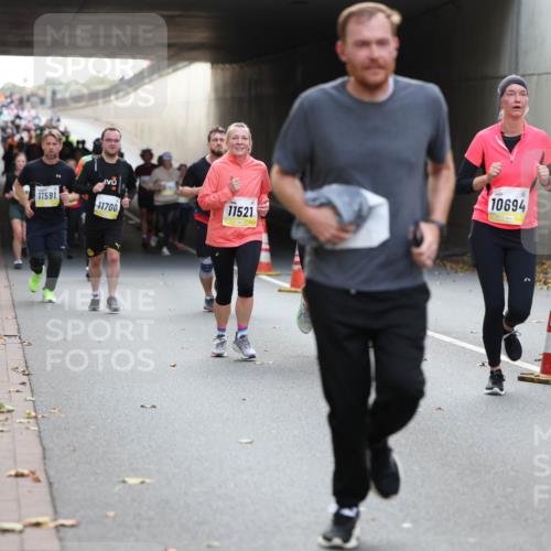 05.10.2025 - 20. swb-Marathon Bremen Michael Strokosch http://msf.ph/oto/9206931 05.10.2025 10:52:14 Laufen 11591, 11700, 10694, 11521 meine-sportfotos.de
