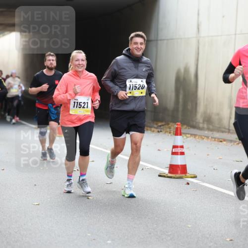 05.10.2025 - 20. swb-Marathon Bremen Michael Strokosch http://msf.ph/oto/9206937 05.10.2025 10:52:16 Laufen 11591, 11700, 11521, 11520, 10694 meine-sportfotos.de