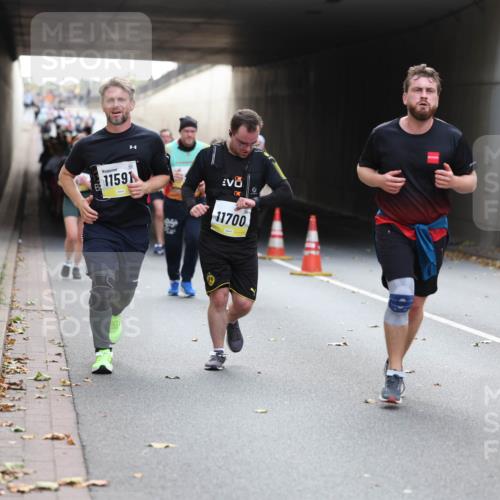 05.10.2025 - 20. swb-Marathon Bremen Michael Strokosch http://msf.ph/oto/9206944 05.10.2025 10:52:17 Laufen 11591, 11700, 115 meine-sportfotos.de