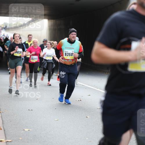 05.10.2025 - 20. swb-Marathon Bremen Michael Strokosch http://msf.ph/oto/9206953 05.10.2025 10:52:20 Laufen 9820, 10377, 10890, 20, 9359 meine-sportfotos.de