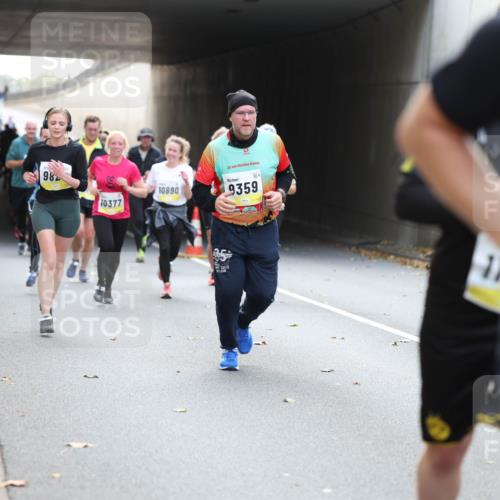 05.10.2025 - 20. swb-Marathon Bremen Michael Strokosch http://msf.ph/oto/9206955 05.10.2025 10:52:20 Laufen 98, 10377, 10890, 20, 9359, 117 meine-sportfotos.de