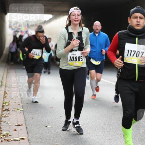 05.10.2025 - 20. swb-Marathon Bremen Michael Strokosch http://msf.ph/oto/9206978 05.10.2025 10:58:54 Laufen 10451, 10965, 11707, 9978 meine-sportfotos.de