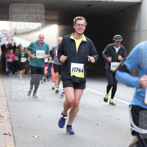 05.10.2025 - 20. swb-Marathon Bremen Michael Strokosch http://msf.ph/oto/9206982 05.10.2025 10:52:25 Laufen 10936, 11744, 1065, 11575 meine-sportfotos.de