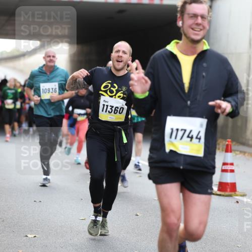 05.10.2025 - 20. swb-Marathon Bremen Michael Strokosch http://msf.ph/oto/9206986 05.10.2025 10:52:26 Laufen 10936, 636, 11360, 11744 meine-sportfotos.de