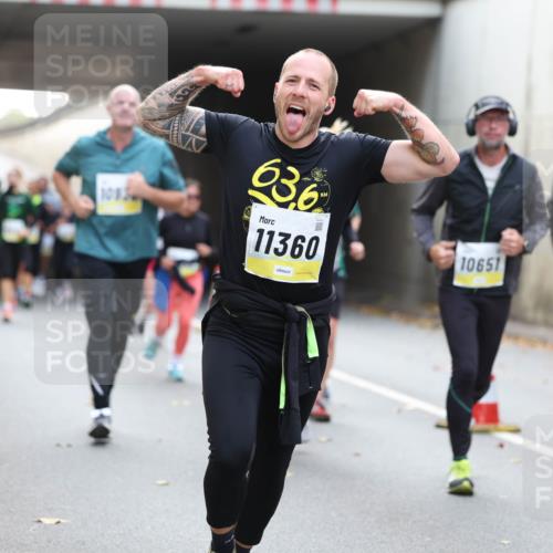 05.10.2025 - 20. swb-Marathon Bremen Michael Strokosch http://msf.ph/oto/9206991 05.10.2025 10:52:26 Laufen 63, 6, 11360, 10651 meine-sportfotos.de