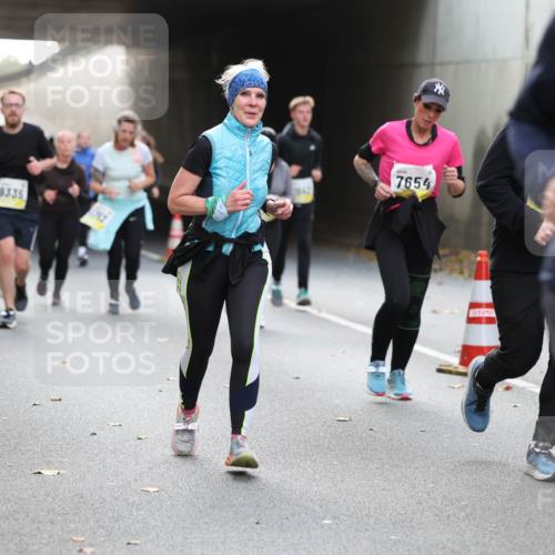 05.10.2025 - 20. swb-Marathon Bremen Michael Strokosch http://msf.ph/oto/9206997 05.10.2025 10:58:58 Laufen 718, 42, 9335, 7654 meine-sportfotos.de