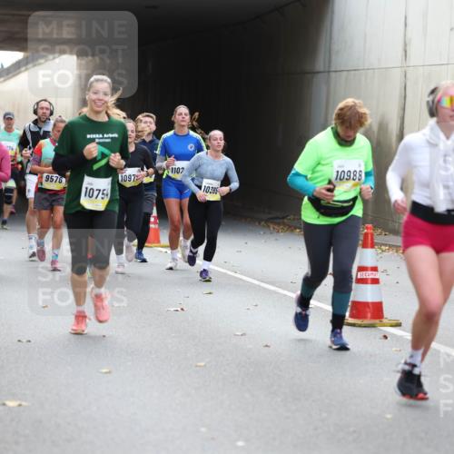 05.10.2025 - 20. swb-Marathon Bremen Michael Strokosch http://msf.ph/oto/9207010 05.10.2025 10:52:31 Laufen 1102, 10127, 1097, 9576, 10395, 10408, 10754, 10988, 00 meine-sportfotos.de