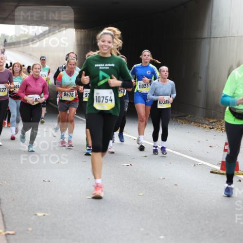 05.10.2025 - 20. swb-Marathon Bremen Michael Strokosch http://msf.ph/oto/9207015 05.10.2025 10:52:32 Laufen 0127, 601, 9174, 9576, 97, 10754, 75, 11023, 9988, 10395 meine-sportfotos.de