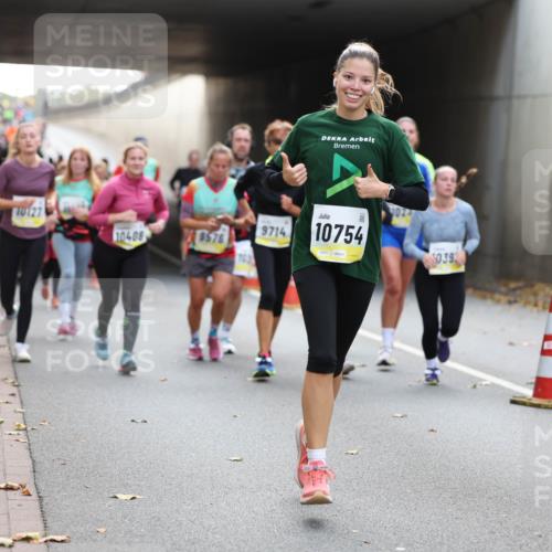 05.10.2025 - 20. swb-Marathon Bremen Michael Strokosch http://msf.ph/oto/9207018 05.10.2025 10:52:32 Laufen 10408, 9714, 10754, 50392 meine-sportfotos.de
