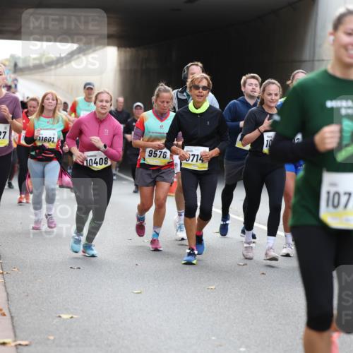 05.10.2025 - 20. swb-Marathon Bremen Michael Strokosch http://msf.ph/oto/9207025 05.10.2025 10:52:33 Laufen 10127, 11601, 10408, 9576, 714, 2, 10754 meine-sportfotos.de