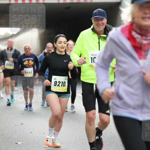 05.10.2025 - 20. swb-Marathon Bremen Michael Strokosch http://msf.ph/oto/9207028 05.10.2025 10:59:07 Laufen 1089, 8440, 9210, 02568, 10, 372 meine-sportfotos.de
