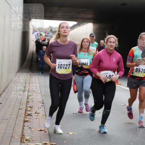 05.10.2025 - 20. swb-Marathon Bremen Michael Strokosch http://msf.ph/oto/9207032 05.10.2025 10:52:35 Laufen 10127, 20, 11601, 40, 9576, 9714, 100, 10 meine-sportfotos.de