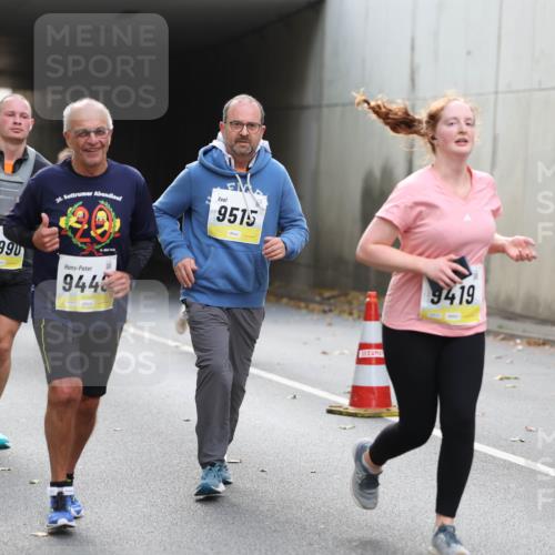 05.10.2025 - 20. swb-Marathon Bremen Michael Strokosch http://msf.ph/oto/9207041 05.10.2025 10:59:10 Laufen 1540, 104, 0990, 20, 944, 00470, 9515, 9419, 00 meine-sportfotos.de