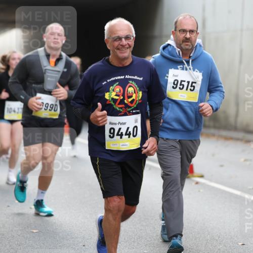 05.10.2025 - 20. swb-Marathon Bremen Michael Strokosch http://msf.ph/oto/9207045 05.10.2025 10:59:10 Laufen 10437, 990, 20, 9, 201, 9440, 02470, 9515 meine-sportfotos.de